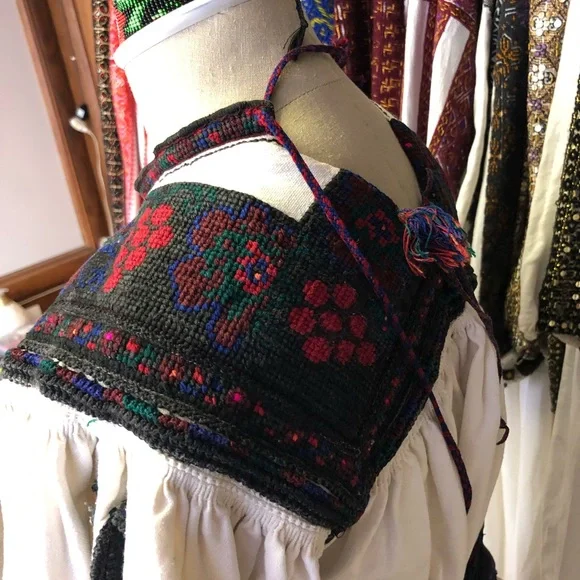 Beautiful antique Maramures costume size S-M Romanian traditional costume - Picture 5 of 7